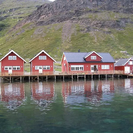 Sarnes Seaside Feriehus